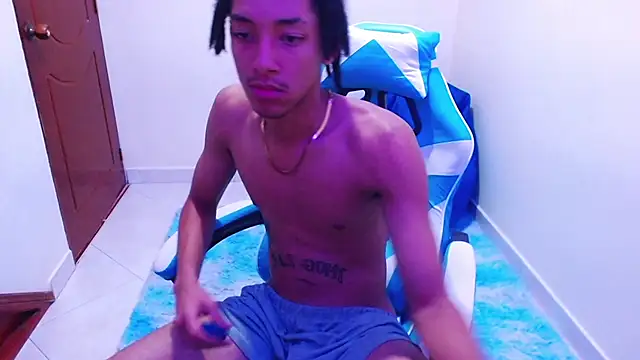 Snapshot of smith_66jr chatting on December 4, 2025, 12:20 am smith 66jr online show from December 4, 2025, 12:20 am