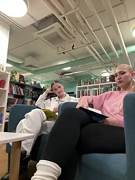 Snapshot of BimboTwiins chatting on November 21, 2025, 1:10 pm BimboTwiins online show from November 21, 2025, 1:10 pm