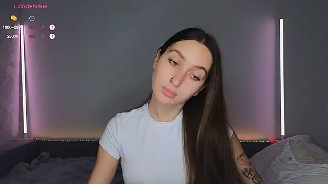 Snapshot of KikkyMi chatting on November 26, 2025, 8:10 pm KikkyMi online show from November 26, 2025, 8:10 pm