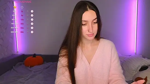 Snapshot of KikkyMi chatting on November 29, 2025, 8:23 pm KikkyMi online show from November 29, 2025, 8:23 pm