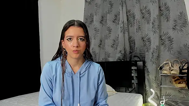 Violeta Gracee online show from March 3, 2026, 2:56 pm