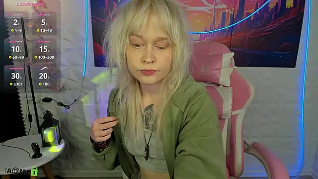 Snapshot of Eclipse_Auralis chatting on November 30, 2025, 9:35 am Eclipse Auralis online show from November 30, 2025, 9:35 am