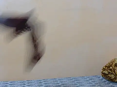 Honey Baby1 online show from December 17, 2025, 7:14 am