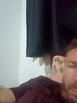 RobertoLuiz84 online show from April 21, 2026, 11:07 pm