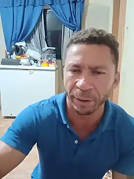 Snapshot of RobertoLuiz84 chatting on June 23, 2026, 2:20 am RobertoLuiz84 online show from June 23, 2026, 2:20 am