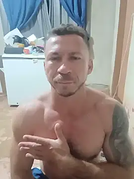 Snapshot of RobertoLuiz84 chatting on July 9, 2026, 3:32 am RobertoLuiz84 online show from July 9, 2026, 3:32 am