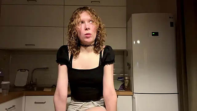 ElfriedaZwack online show from January 5, 2026, 5:27 pm