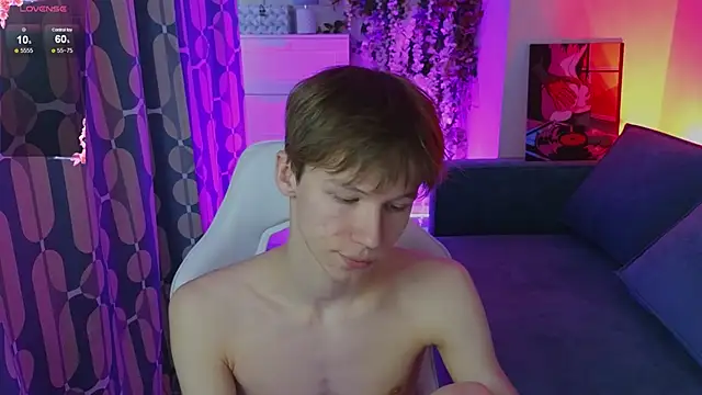 cuMte boy online show from May 17, 2026, 1:36 am