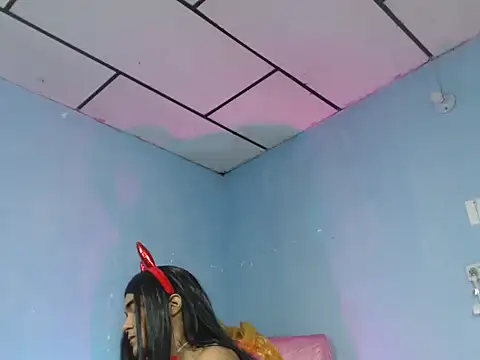 Snapshot of Candyx_girls chatting on November 26, 2025, 12:33 am Candyx girls online show from November 26, 2025, 12:33 am