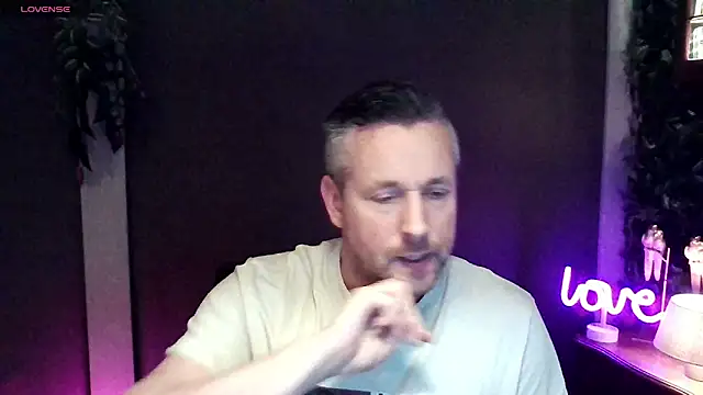 Snapshot of Hunter_Fl chatting on November 26, 2025, 4:41 pm Hunter Fl online show from November 26, 2025, 4:41 pm