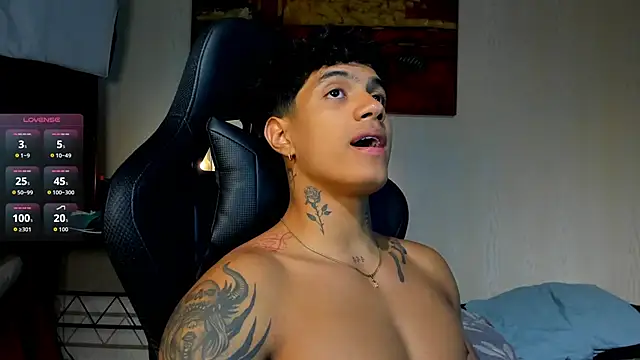 Snapshot of aress_damon chatting on November 25, 2025, 12:32 am aress damon online show from November 25, 2025, 12:32 am