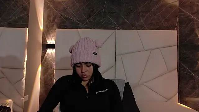 Snapshot of mia_violet8 chatting on November 26, 2025, 1:50 am mia violet8 online show from November 26, 2025, 1:50 am