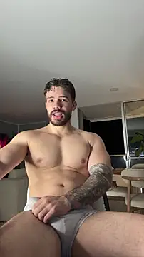 Valenthino Salvatore online show from March 19, 2026, 3:43 am