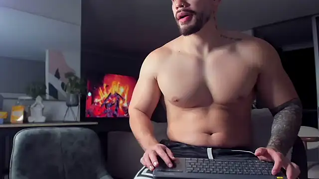 Valenthino Salvatore online show from April 18, 2026, 3:21 am