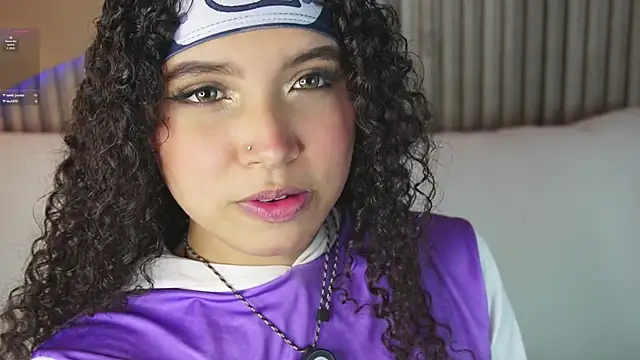 Snapshot of EloiseSweetxx chatting on December 21, 2025, 3:08 pm EloiseSweetxx online show from December 21, 2025, 3:08 pm