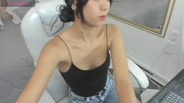 Gemma19  online show from December 14, 2025, 12:38 am