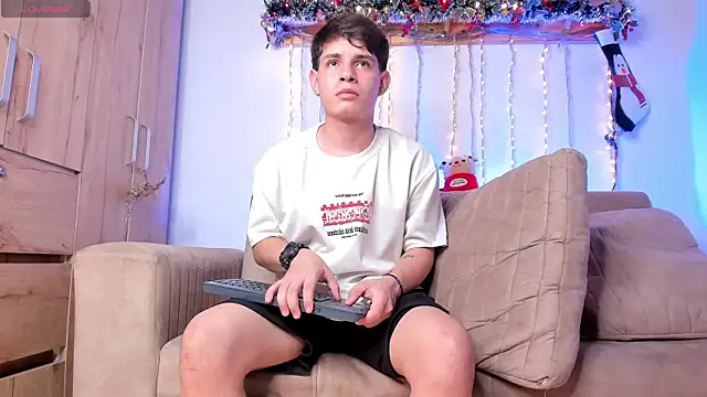 Snapshot of steveen_universe28 chatting on November 29, 2025, 12:57 am steveen universe28 online show from November 29, 2025, 12:57 am