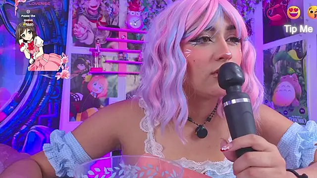 kitty niki online show from April 14, 2026, 11:11 pm