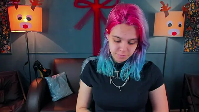 LiraBelle online show from January 8, 2026, 3:20 am