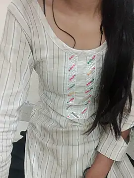 Alli8900 online show from March 18, 2026, 7:17 pm