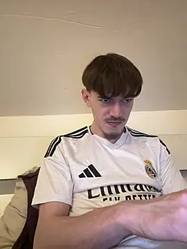 vicoo077 online show from February 10, 2026, 4:44 pm