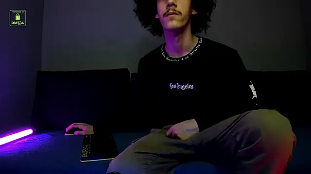 Snapshot of Dilan_Wolfe chatting on December 19, 2025, 5:20 pm Dilan Wolfe online show from December 19, 2025, 5:20 pm