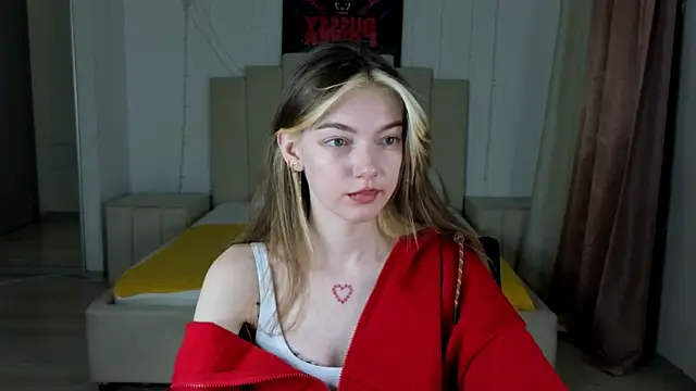 MILLIE MUR online show from January 9, 2026, 5:10 am