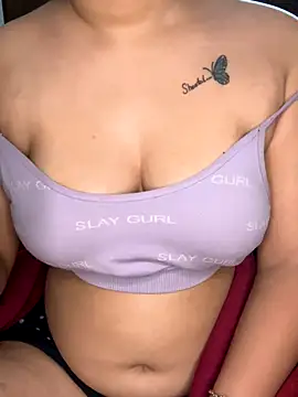 DivyaSharma999 online show from November 27, 2025, 11:51 pm