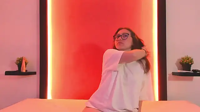 Snapshot of Lirio_09 chatting on December 1, 2025, 12:21 pm Lirio 09 online show from December 1, 2025, 12:21 pm