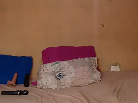 Snapshot of BlackPearlxxo chatting on February 22, 2026, 11:58 pm BlackPearlxxo online show from February 22, 2026, 11:58 pm