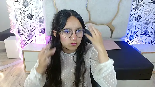 rosee tay1 online show from December 15, 2025, 3:33 am