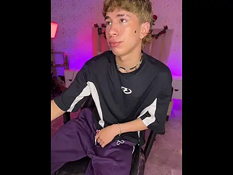 kaelwolf tay online show from April 17, 2026, 11:35 am