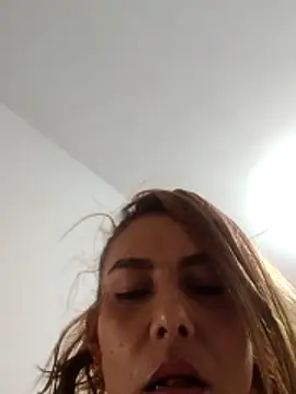 Snapshot of Alice-pink chatting on November 28, 2025, 3:42 am Alice-pink online show from November 28, 2025, 3:42 am