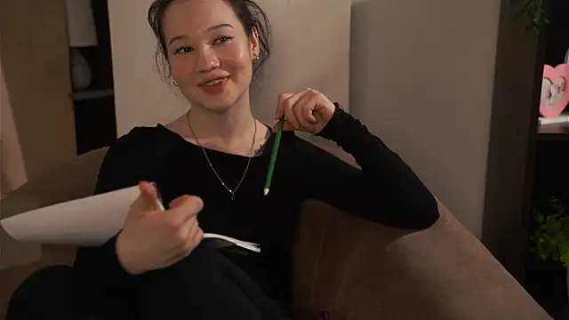 Snapshot of RenateOvalles chatting on November 30, 2025, 11:36 am RenateOvalles online show from November 30, 2025, 11:36 am