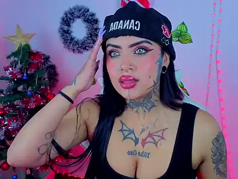 Snapshot of Ink_Nikki chatting on December 15, 2025, 7:40 pm Ink Nikki online show from December 15, 2025, 7:40 pm