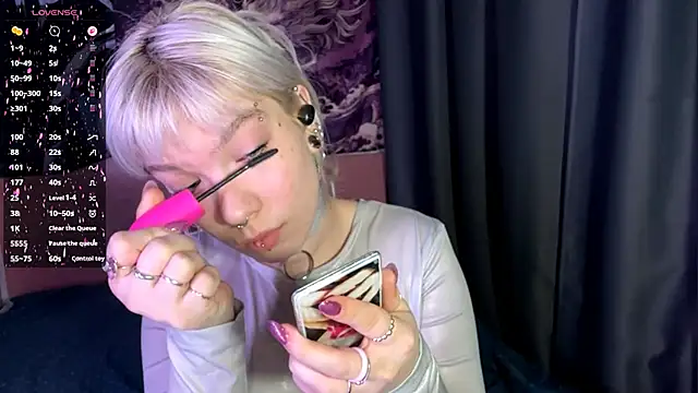 Snapshot of LolaDollyMur chatting on November 29, 2025, 8:12 pm LolaDollyMur online show from November 29, 2025, 8:12 pm