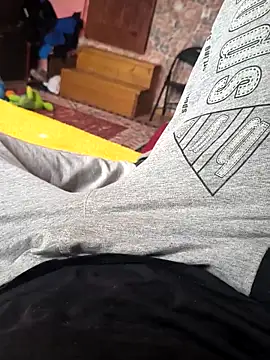 Alexutz21 online show from April 25, 2026, 7:00 am