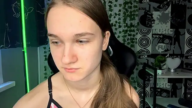 Snapshot of helgicuteness chatting on February 14, 2026, 11:29 am helgicuteness online show from February 14, 2026, 11:29 am