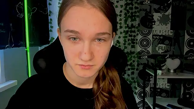 Snapshot of helgicuteness chatting on February 15, 2026, 11:41 am helgicuteness online show from February 15, 2026, 11:41 am