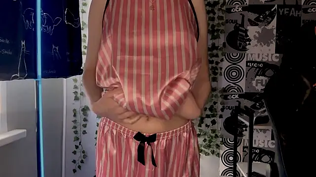 Snapshot of helgicuteness chatting on February 18, 2026, 11:50 am helgicuteness online show from February 18, 2026, 11:50 am