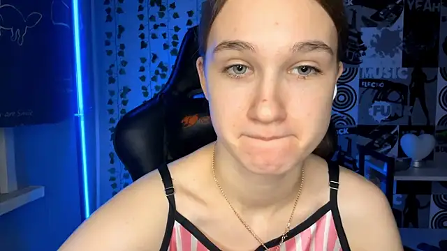 Snapshot of helgicuteness chatting on February 22, 2026, 3:21 pm helgicuteness online show from February 22, 2026, 3:21 pm