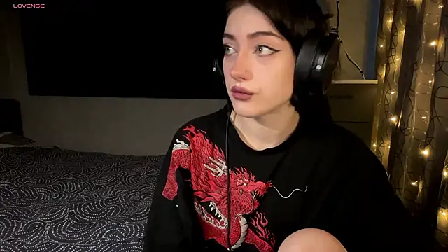 Meowluly online show from February 5, 2026, 10:03 pm