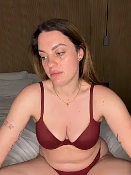 laraslittlesecrett online show from April 23, 2026, 11:20 am