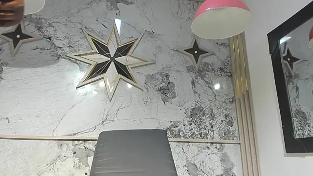 ZoeCollin online show from February 8, 2026, 12:41 pm