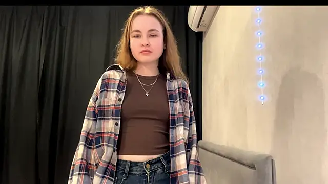 Snapshot of PrettyGhost chatting on November 25, 2025, 3:12 pm PrettyGhost online show from November 25, 2025, 3:12 pm