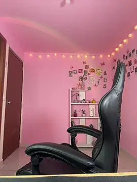 Davne  online show from February 24, 2026, 7:56 pm