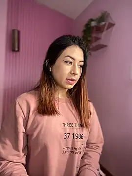 Snapshot of MaddieHunter chatting on November 28, 2025, 1:14 pm MaddieHunter online show from November 28, 2025, 1:14 pm