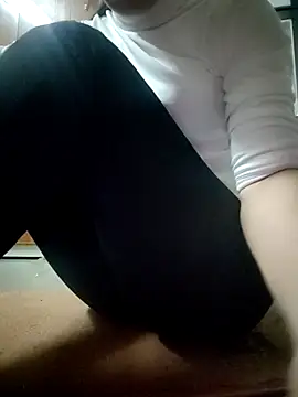 LianLaz online show from February 12, 2026, 4:02 pm