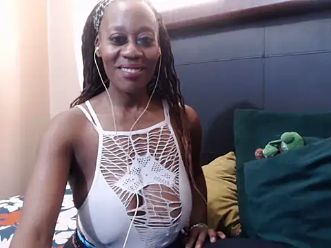 sweetcandyx24 online show from January 17, 2026, 12:32 pm
