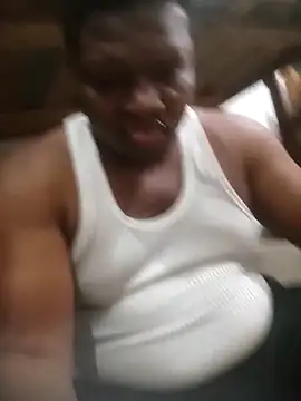 Snapshot of LovelyHughes chatting on December 20, 2025, 8:32 am LovelyHughes online show from December 20, 2025, 8:32 am